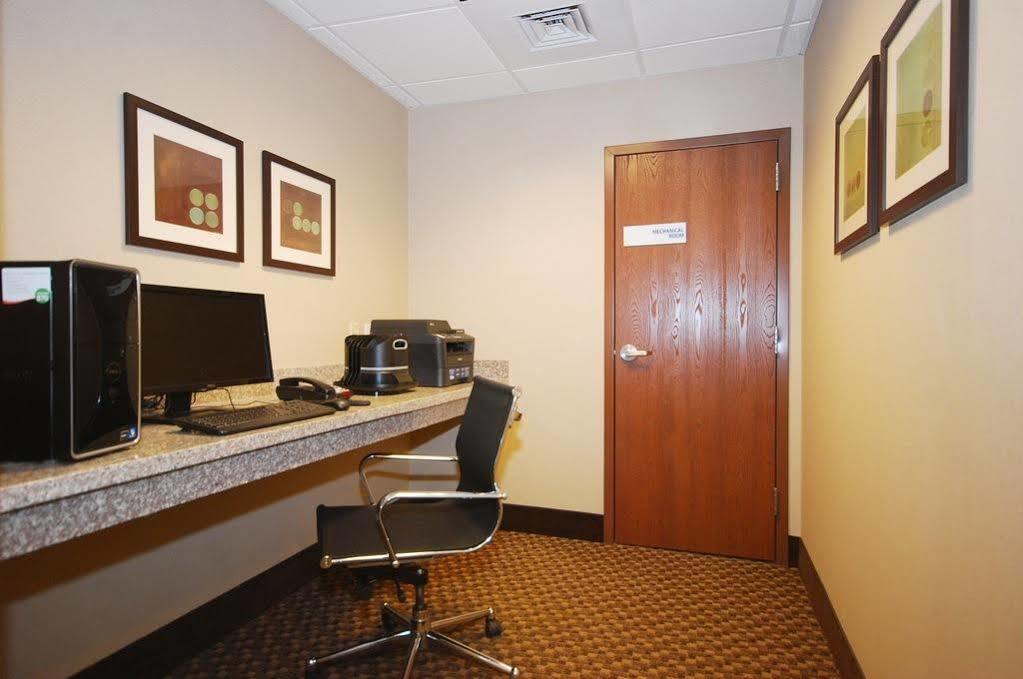 Holiday Inn Express And Suites Kittanning, An Ihg Hotel Bagian luar foto