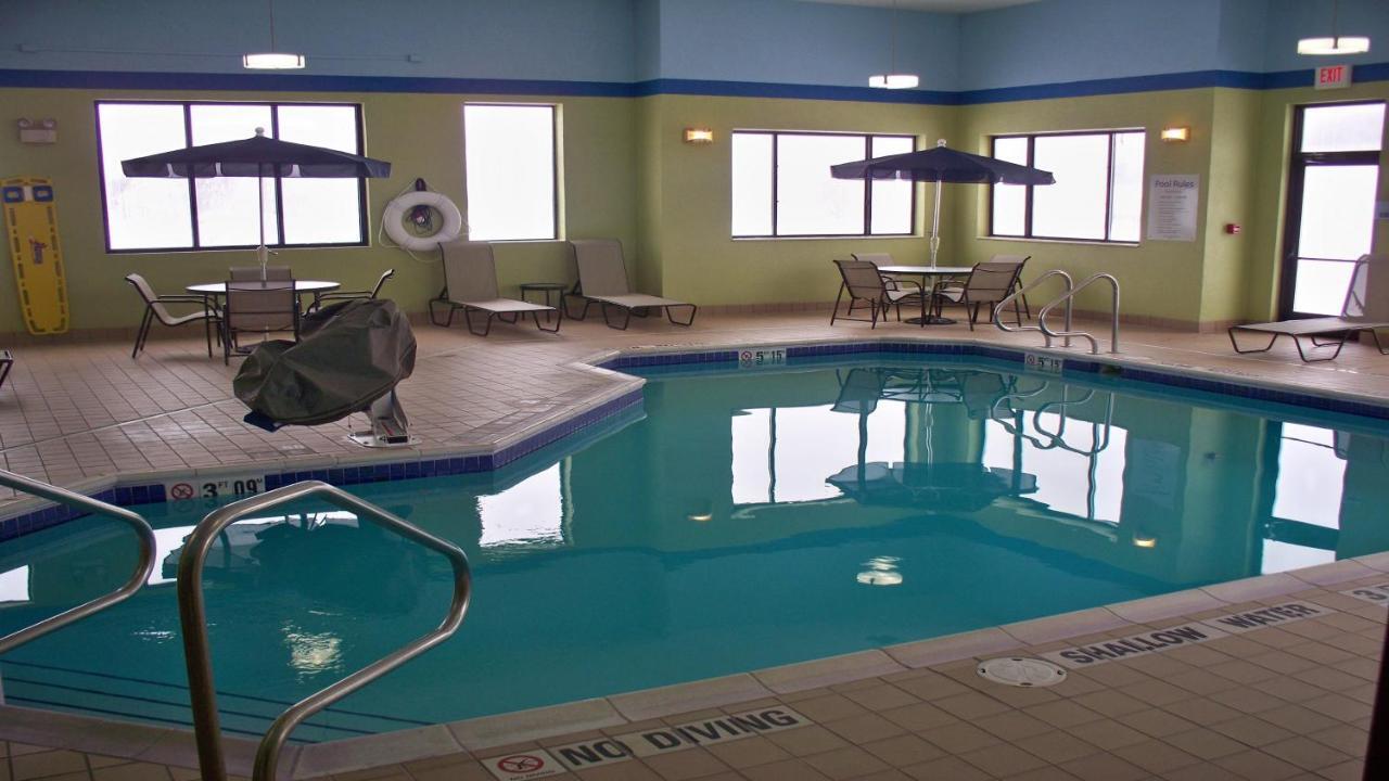 Holiday Inn Express And Suites Kittanning, An Ihg Hotel Bagian luar foto